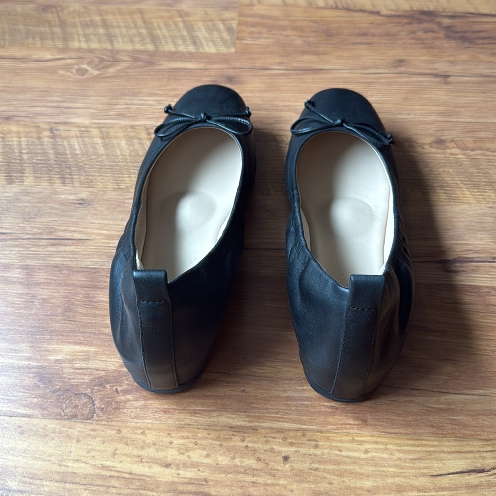 Abeo Cadence Bow flats - LIKE NEW - Picture 3 of 6
